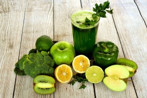 Smoothie fruit et legumes verts